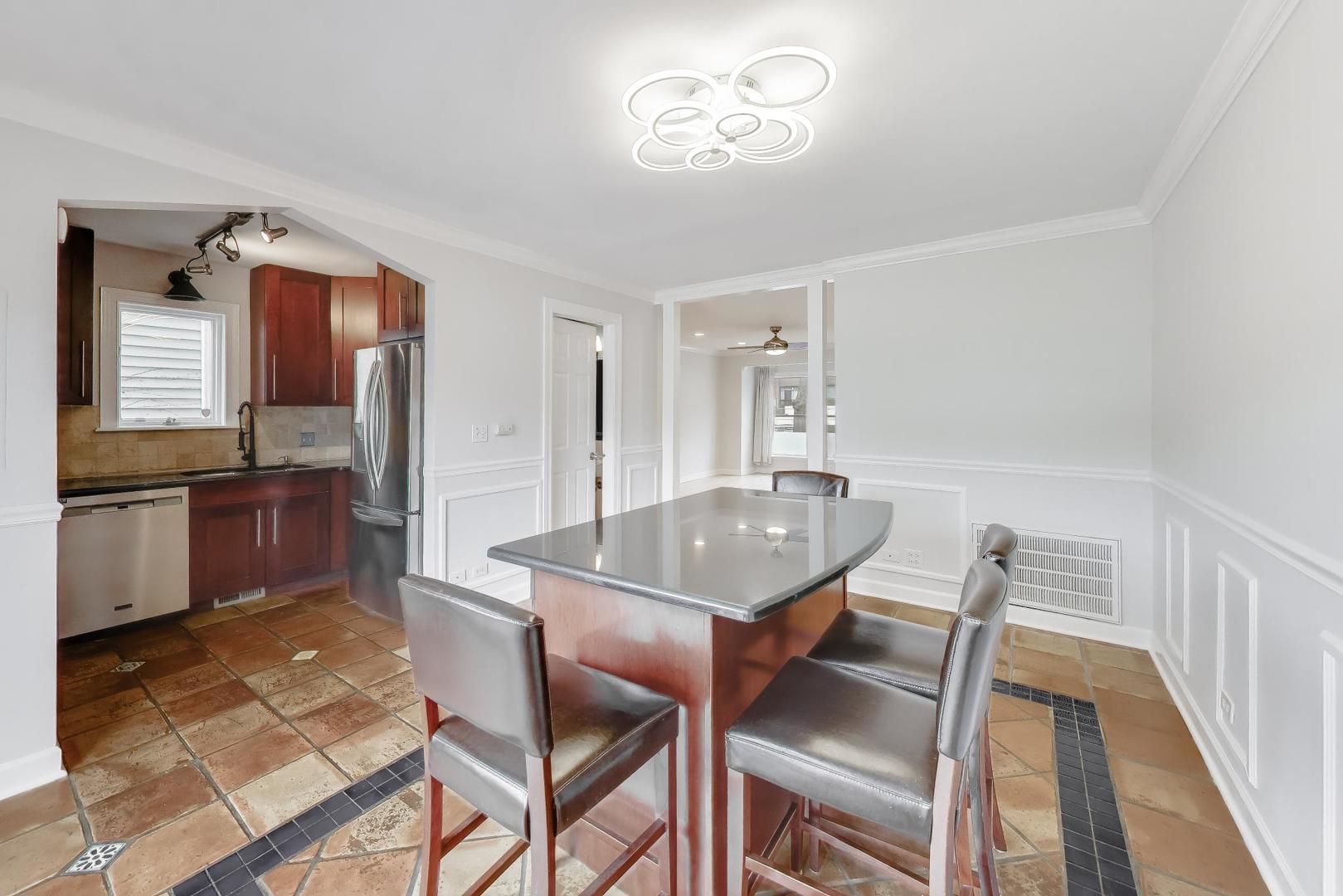 3413 S Indiana Avenue