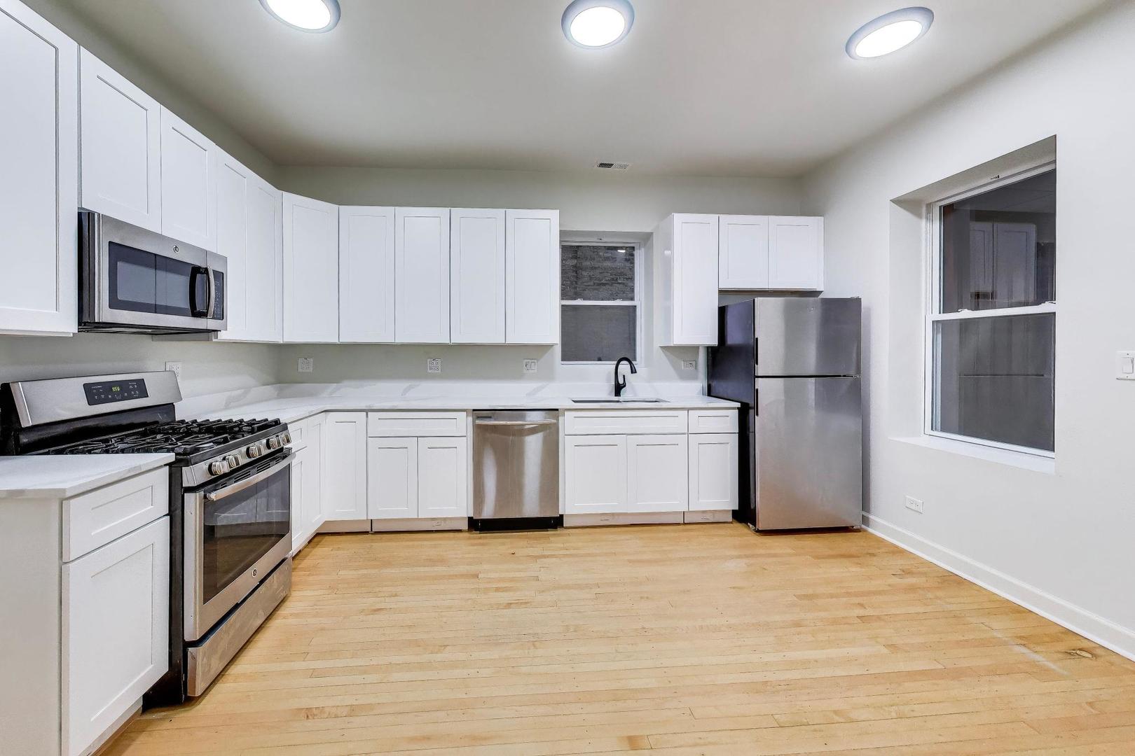 3080 N Davlin Court Unit: 1
