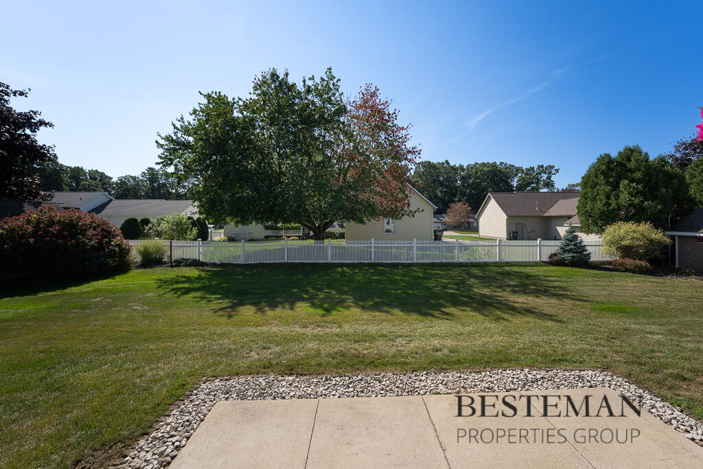 1141 N Robinhood Drive
