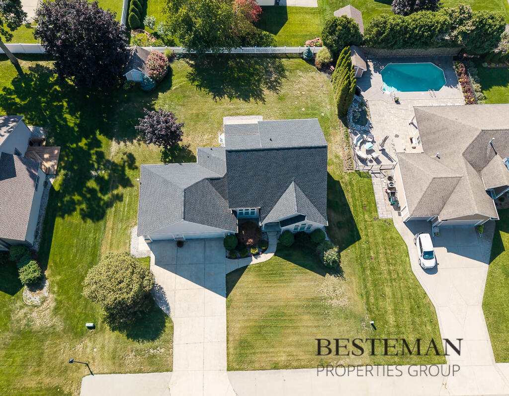 1141 N Robinhood Drive