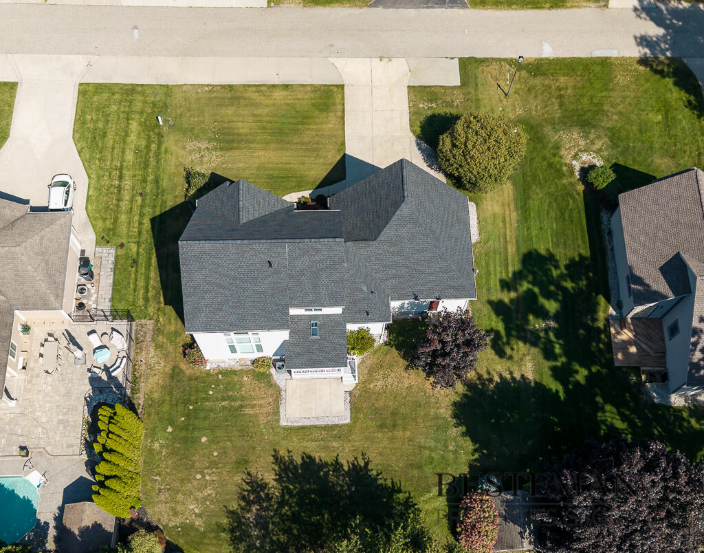 1141 N Robinhood Drive