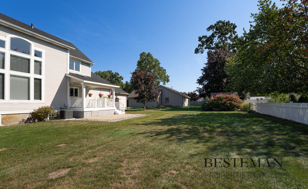 1141 N Robinhood Drive