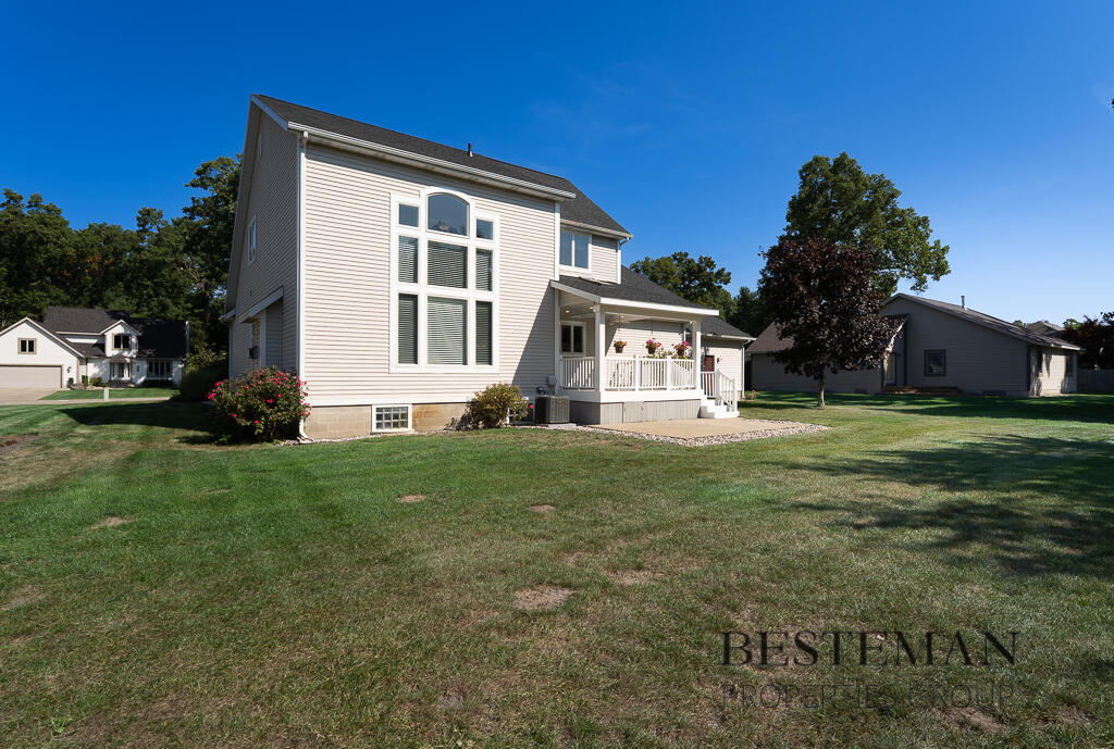 1141 N Robinhood Drive
