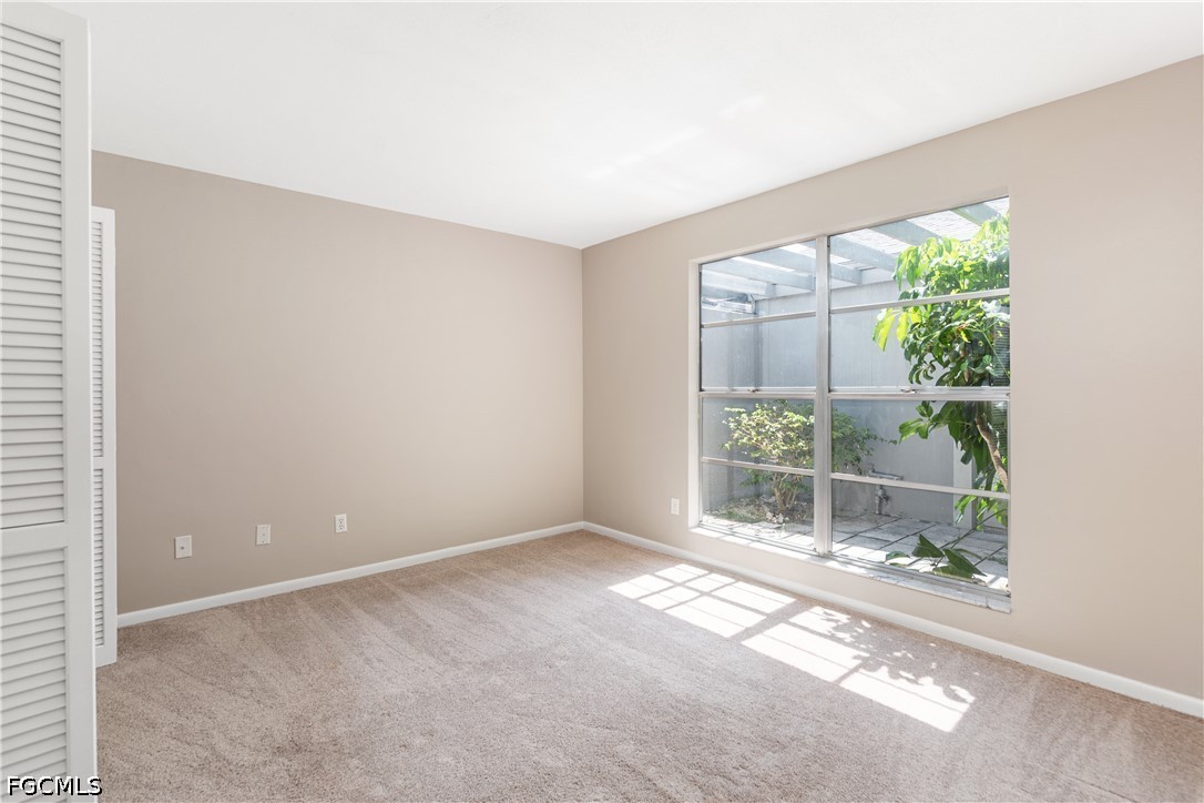 9749 Maplecrest CIR