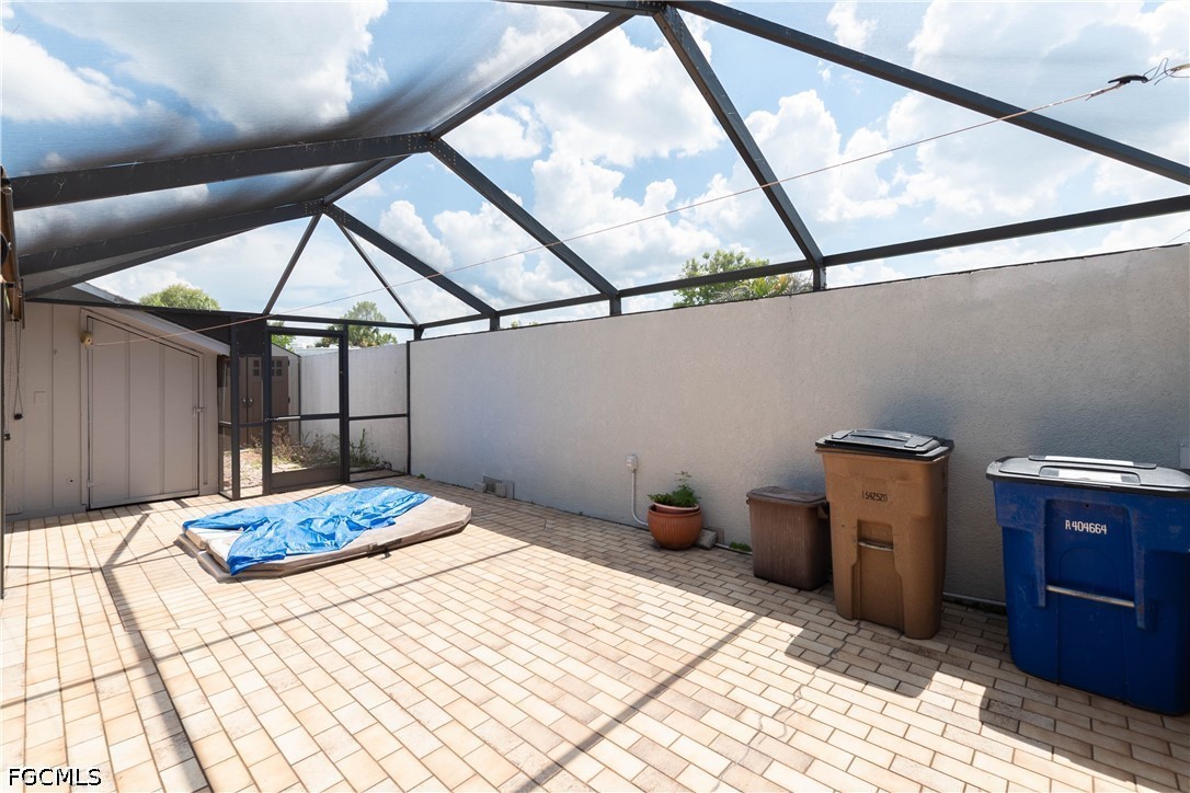 9749 Maplecrest CIR