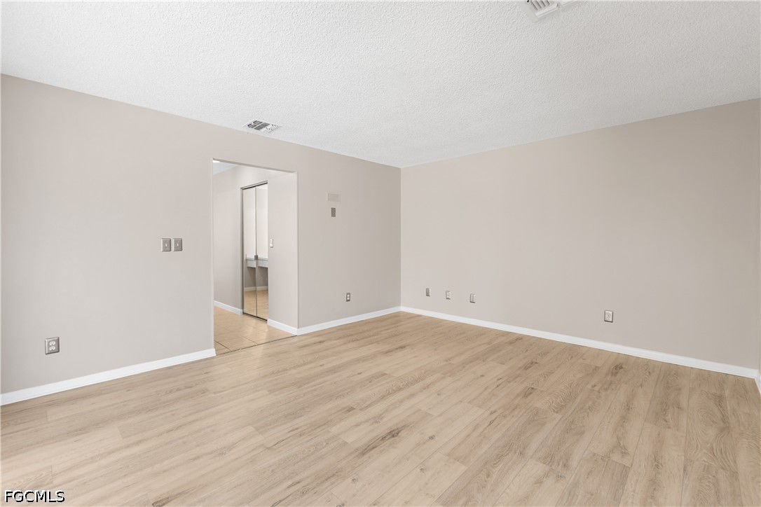 9749 Maplecrest CIR