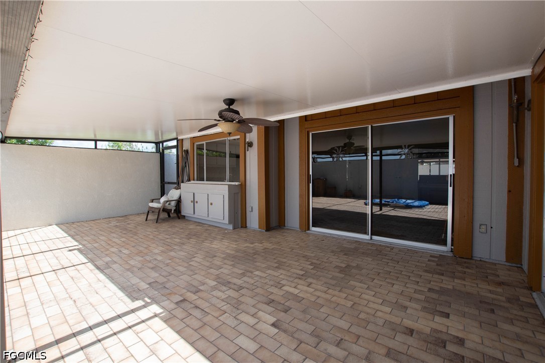 9749 Maplecrest CIR
