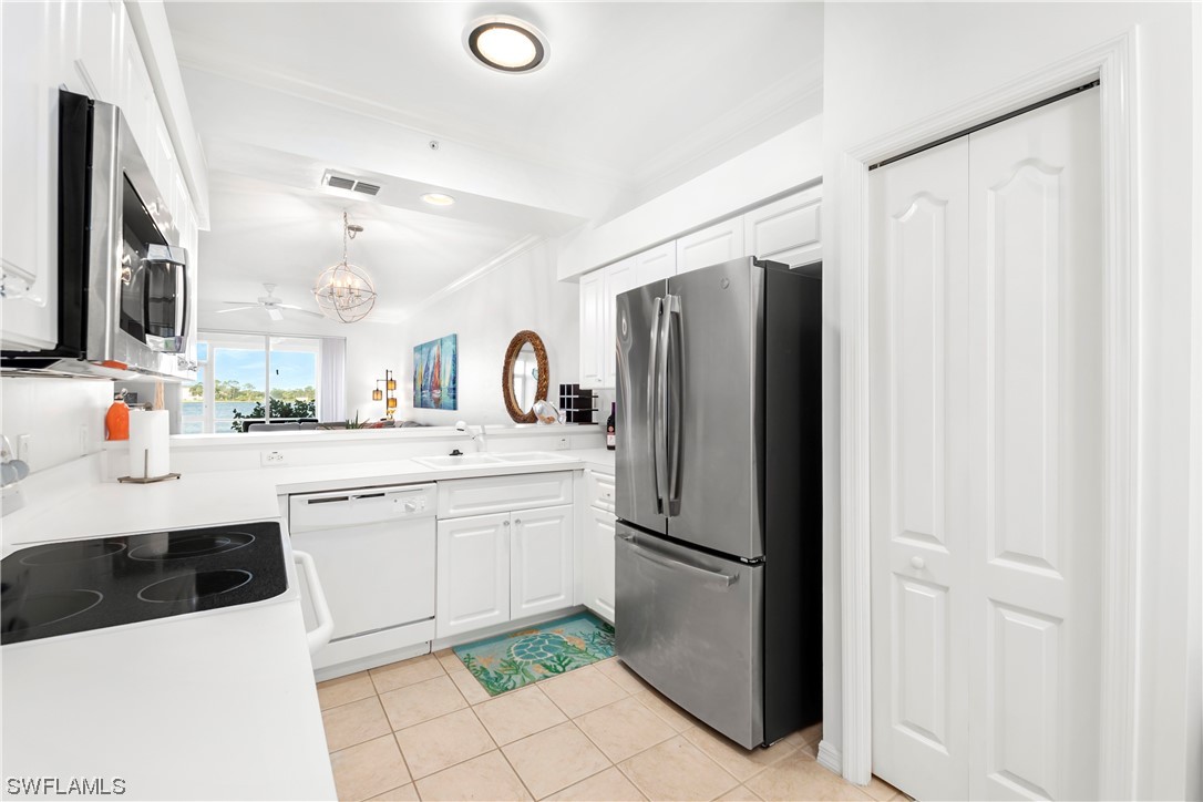 10381 Butterfly Palm DR 915