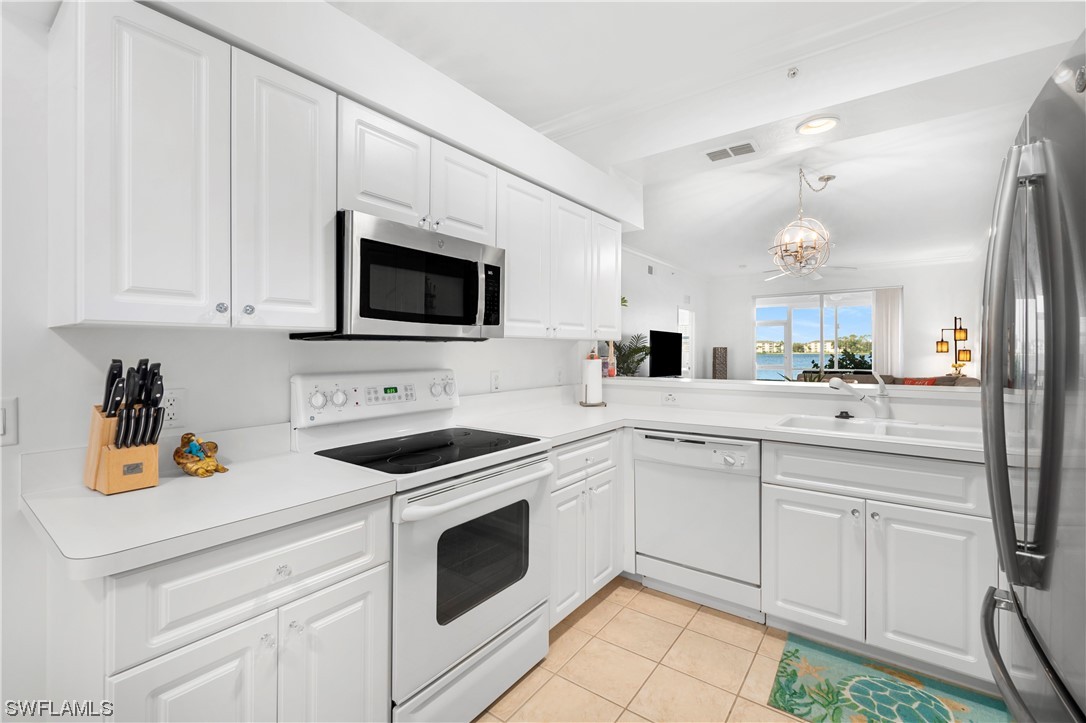 10381 Butterfly Palm DR 915