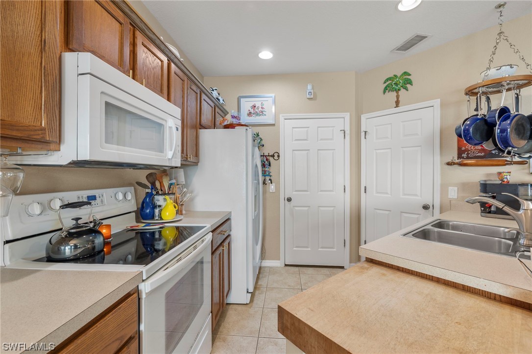 9800 Solera Cove Pointe 102