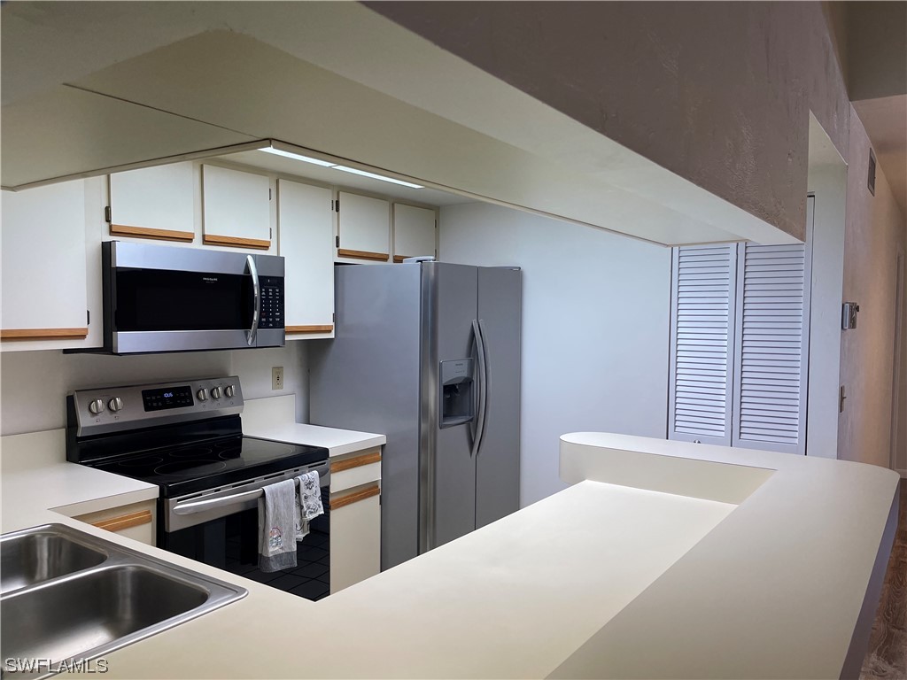 5830 Trailwinds DR 824