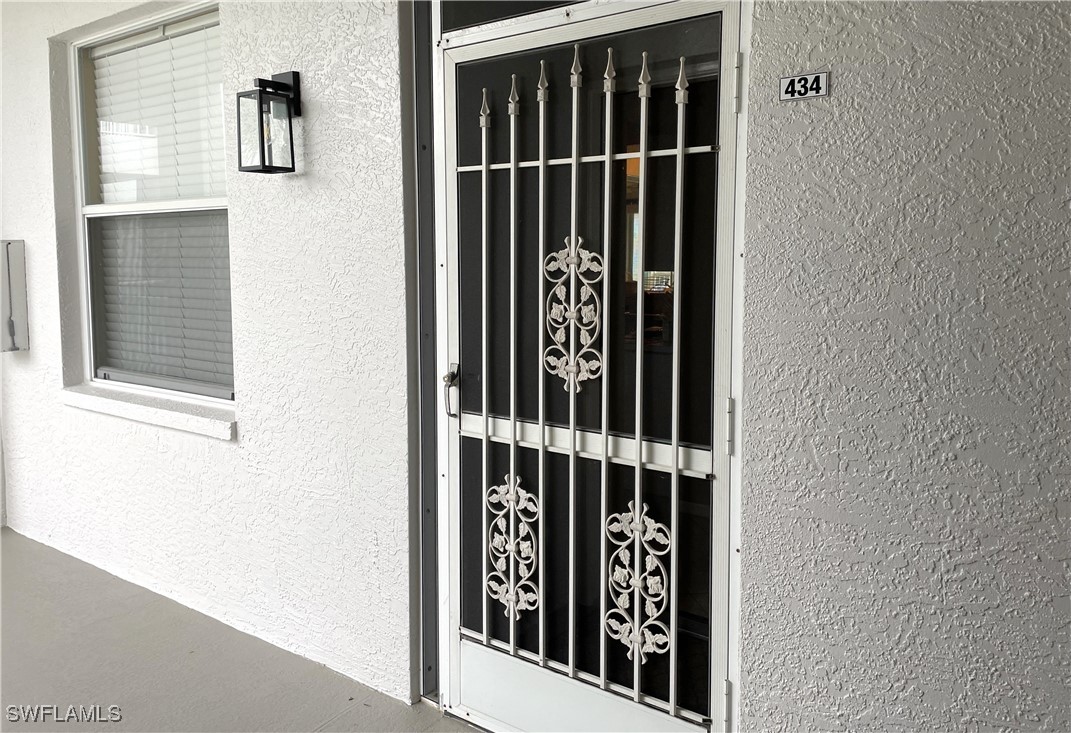 8076 Queen Palm LN 434