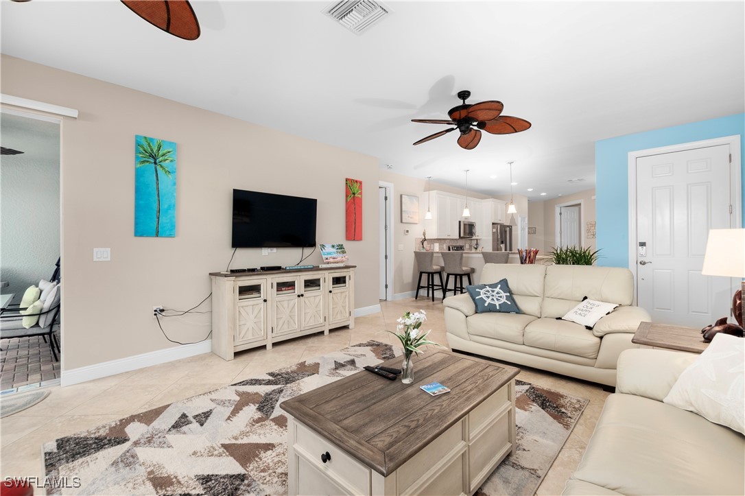 10427 Sirene WAY