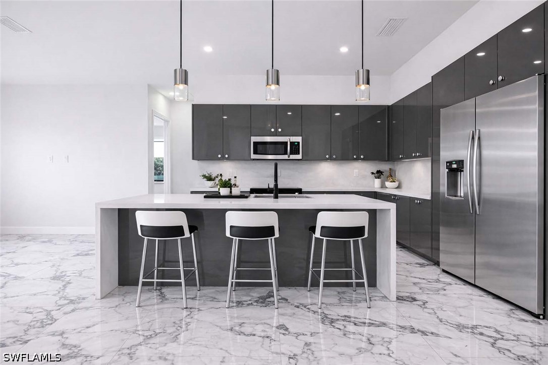 817 Frederick Reid ST E