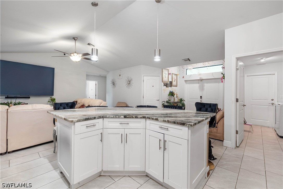 2618 Helen CIR