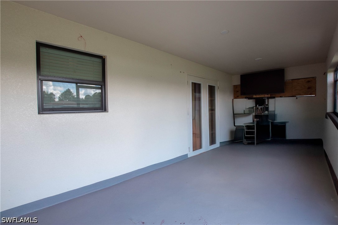 2618 Helen CIR