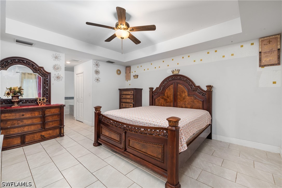 2618 Helen CIR