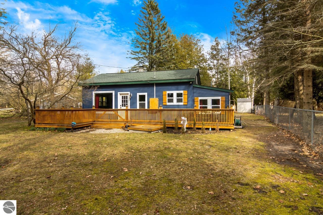 6485 Lakeshore Road