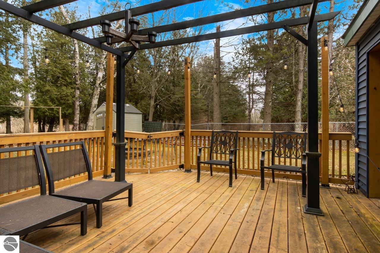 6485 Lakeshore Road