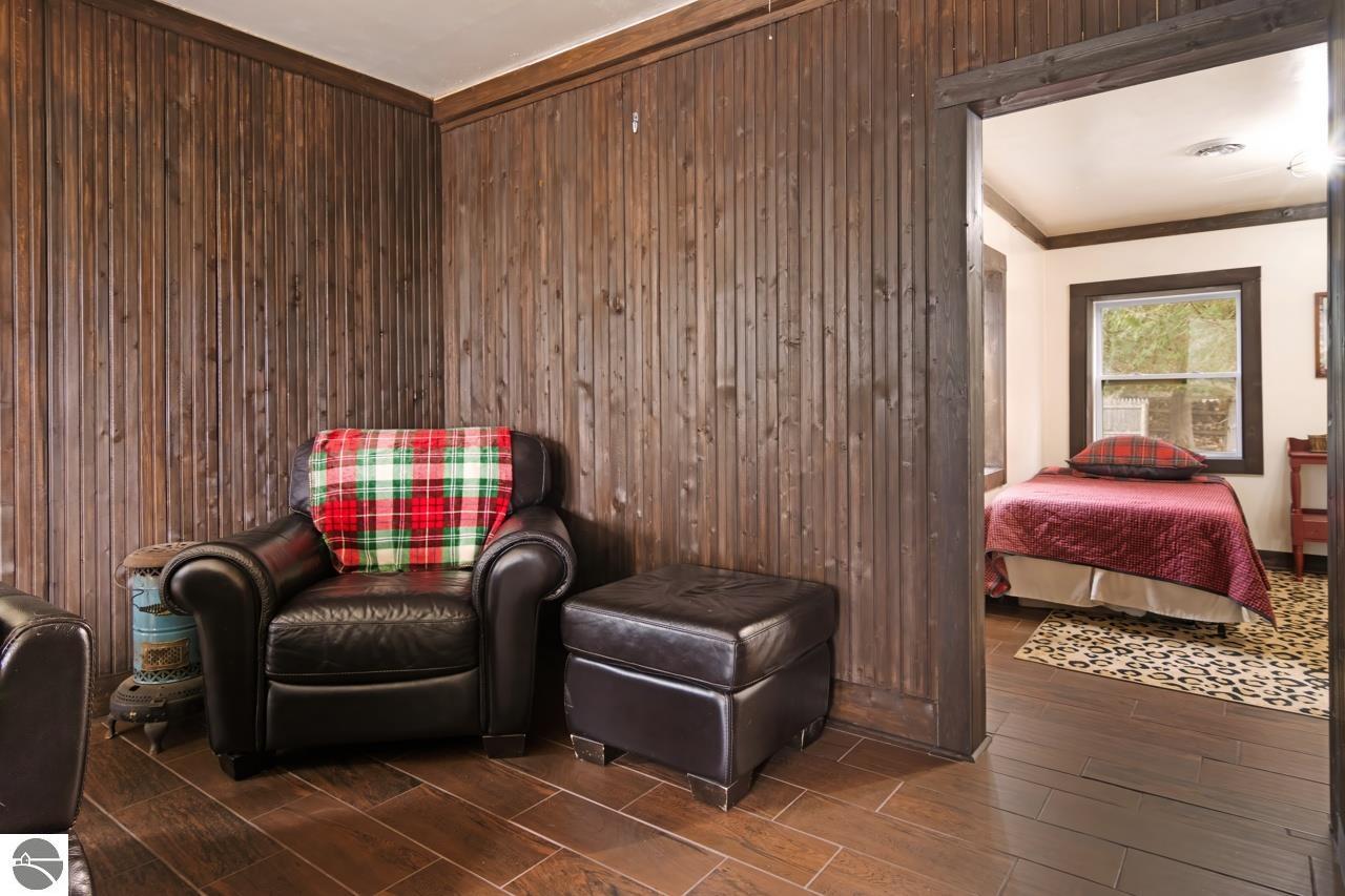 6485 Lakeshore Road