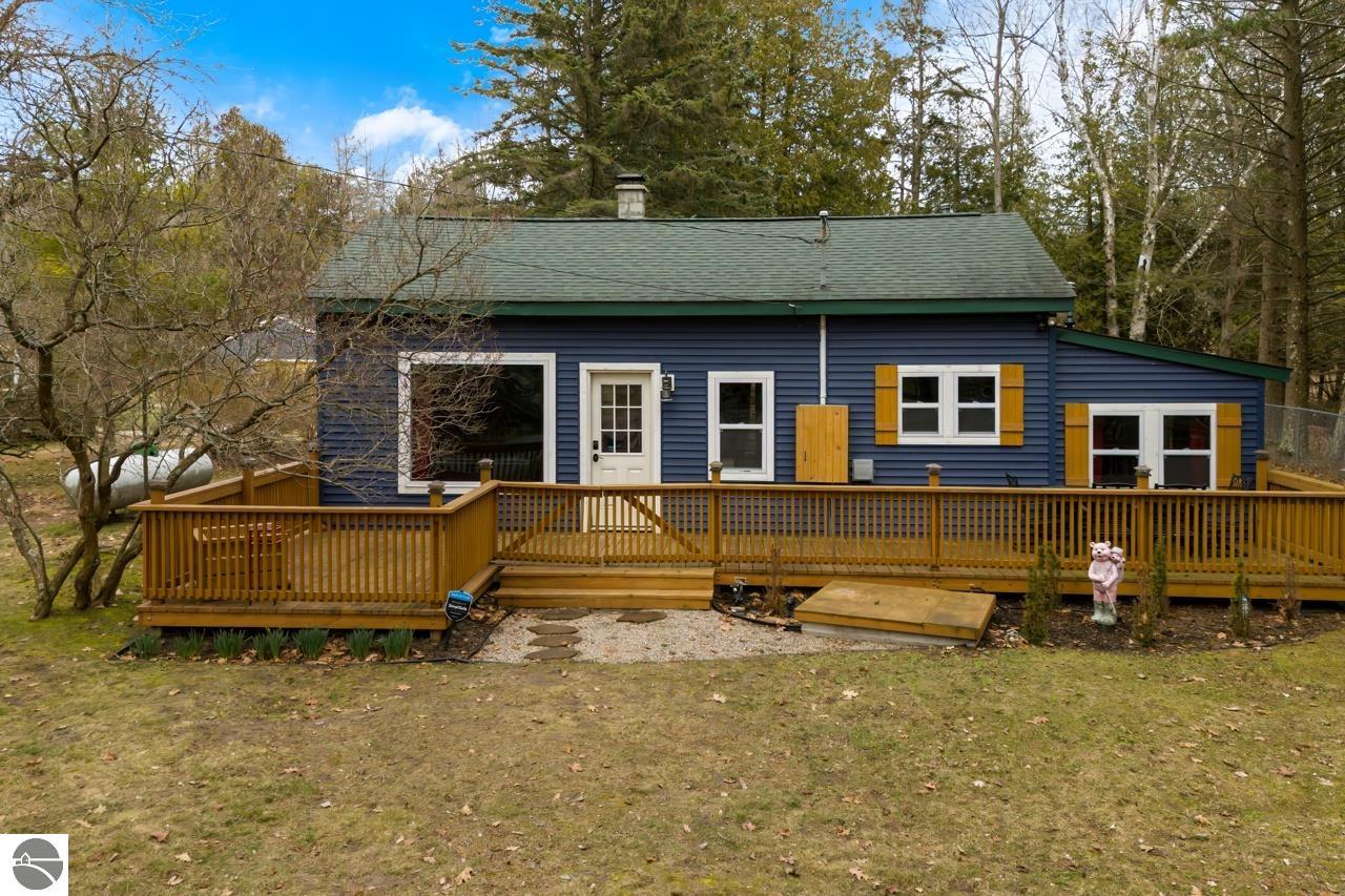 6485 Lakeshore Road