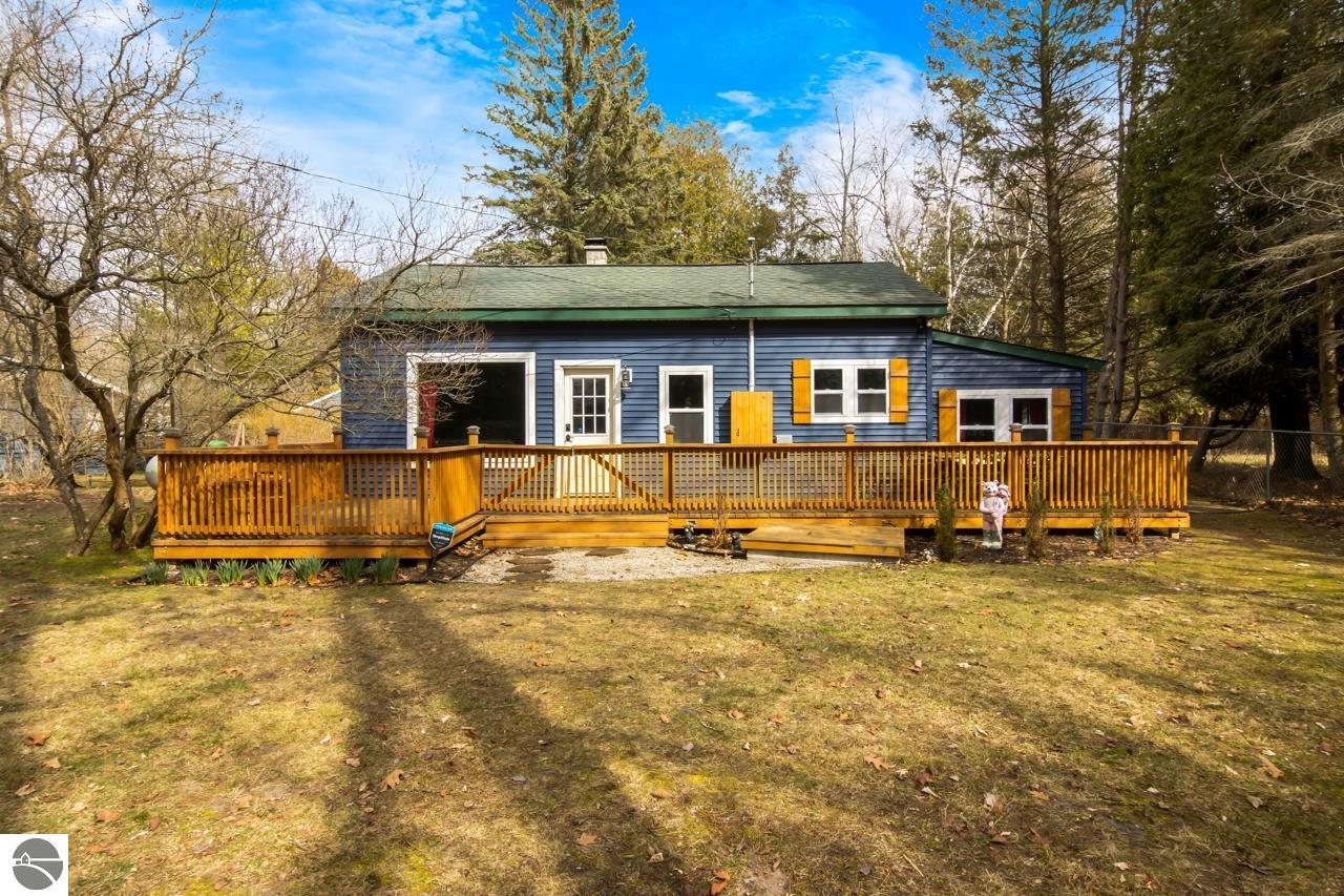 6485 Lakeshore Road