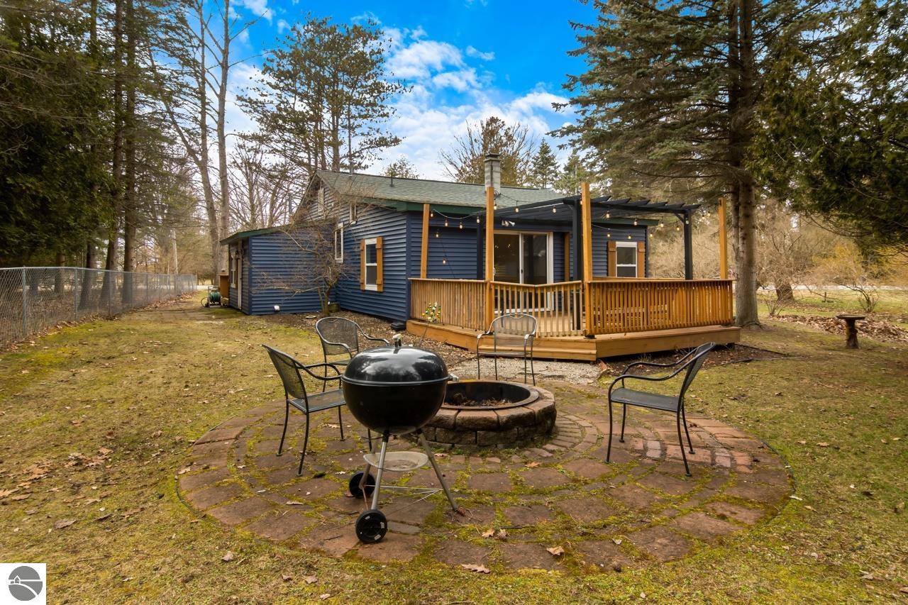 6485 Lakeshore Road