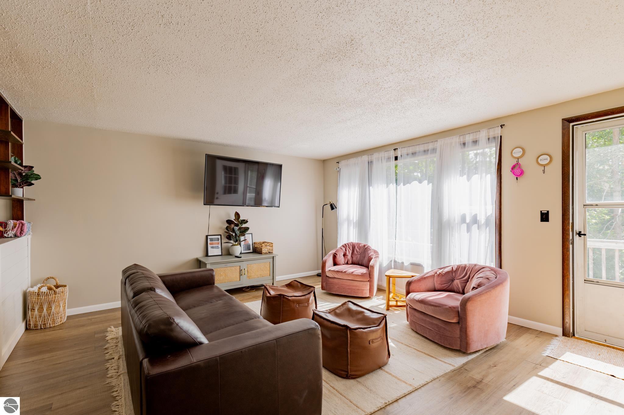 1122 Pilgrim Highway