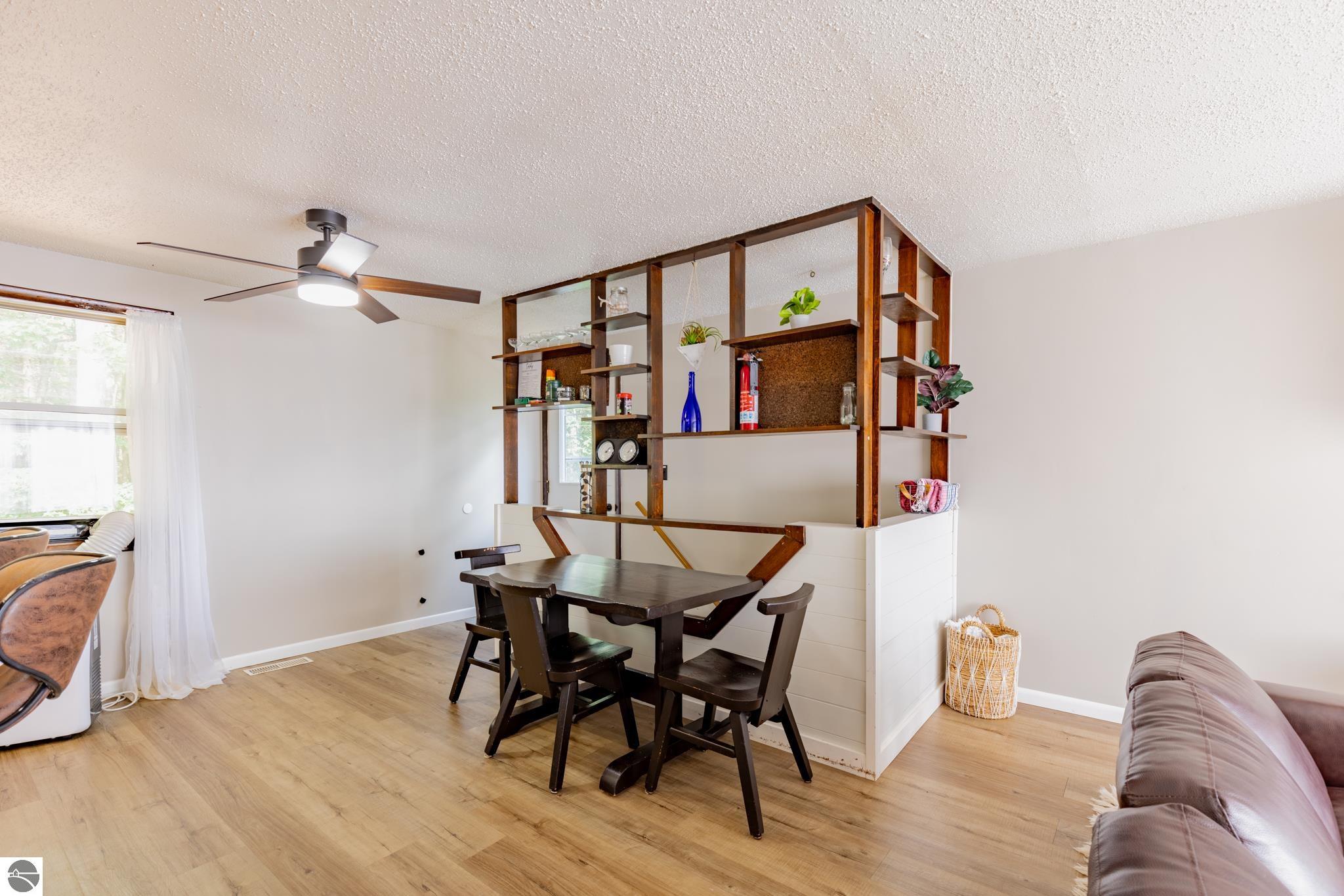 1122 Pilgrim Highway