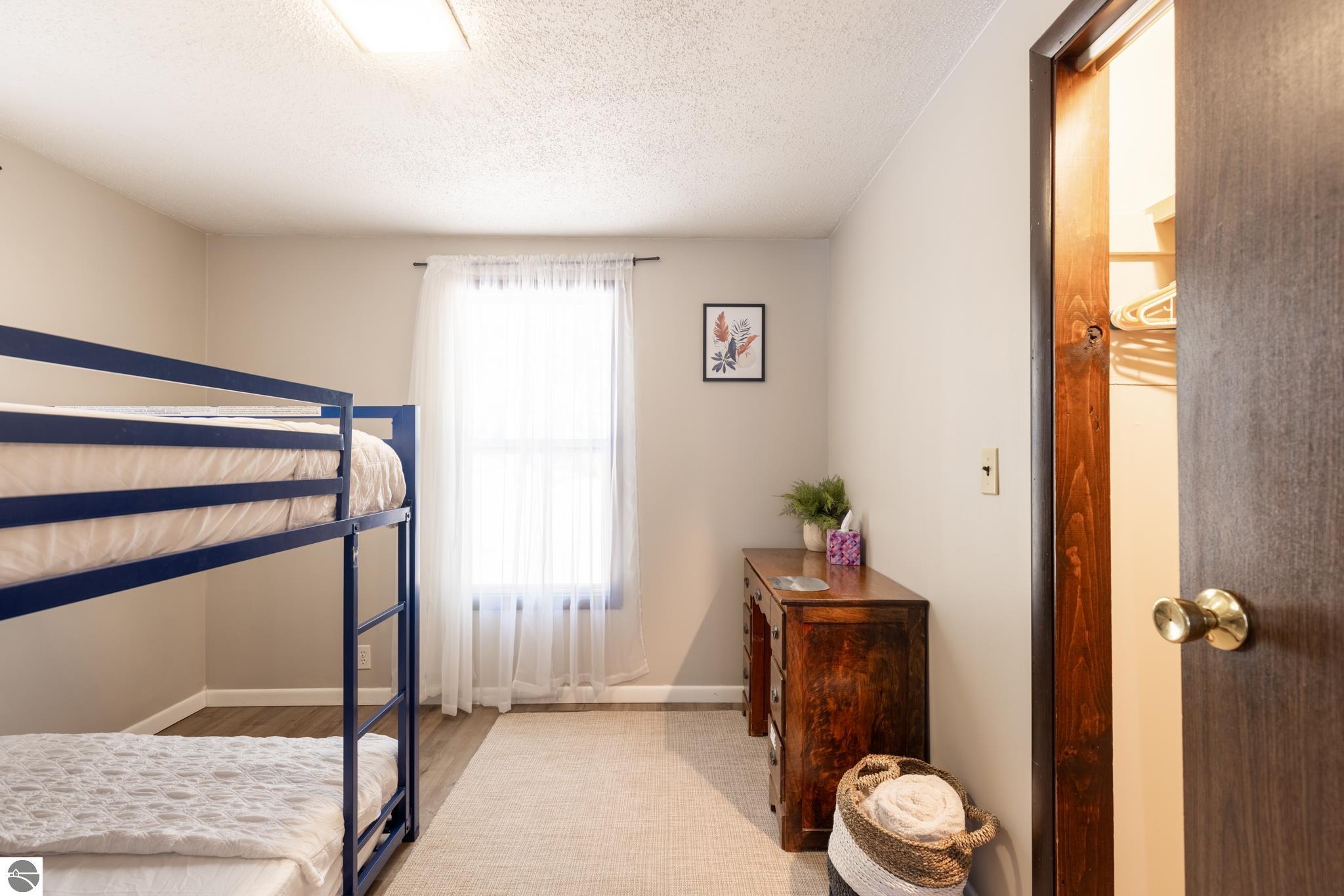 1122 Pilgrim Highway