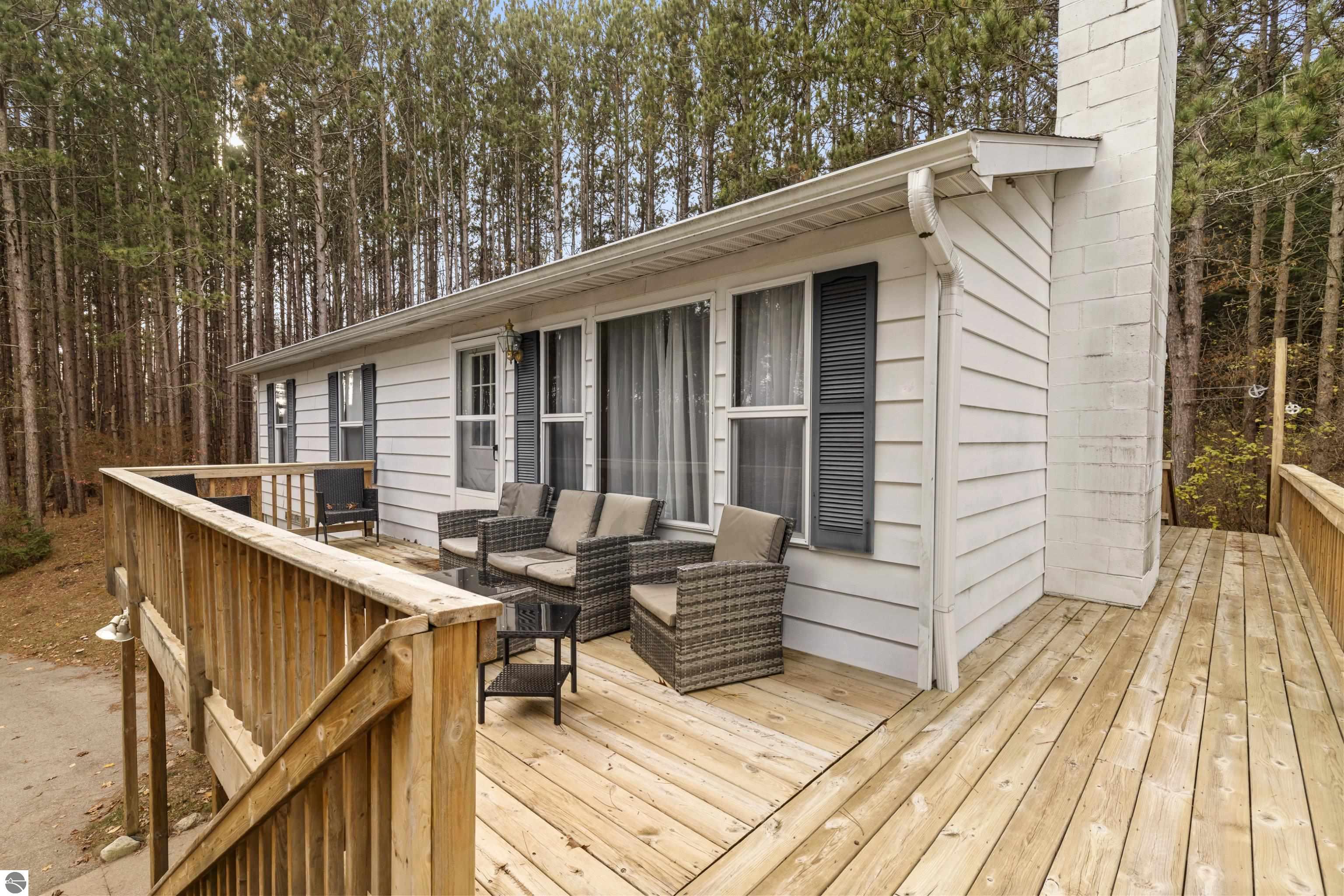 1122 Pilgrim Highway