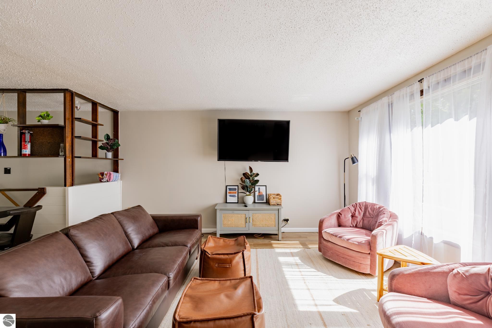 1122 Pilgrim Highway