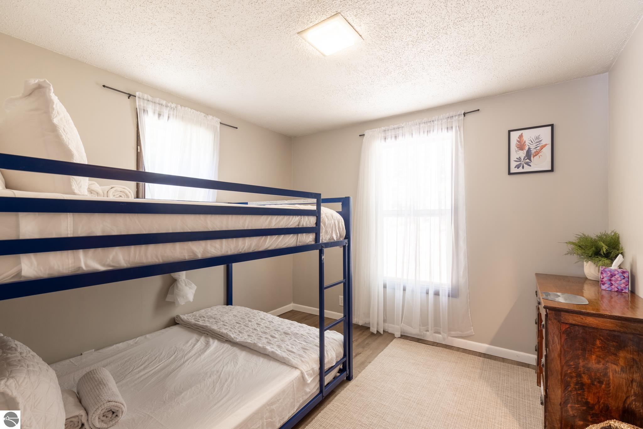 1122 Pilgrim Highway
