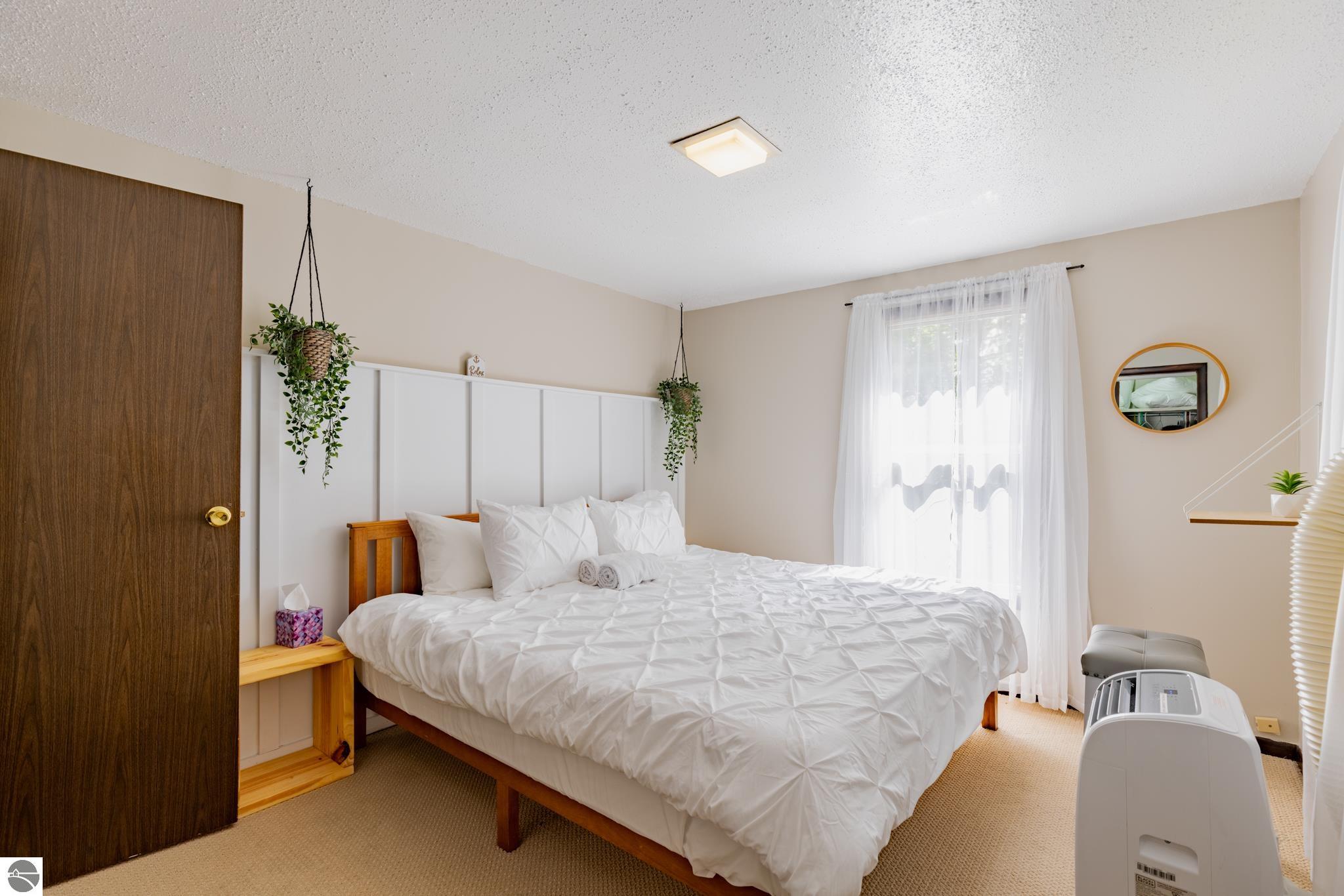 1122 Pilgrim Highway