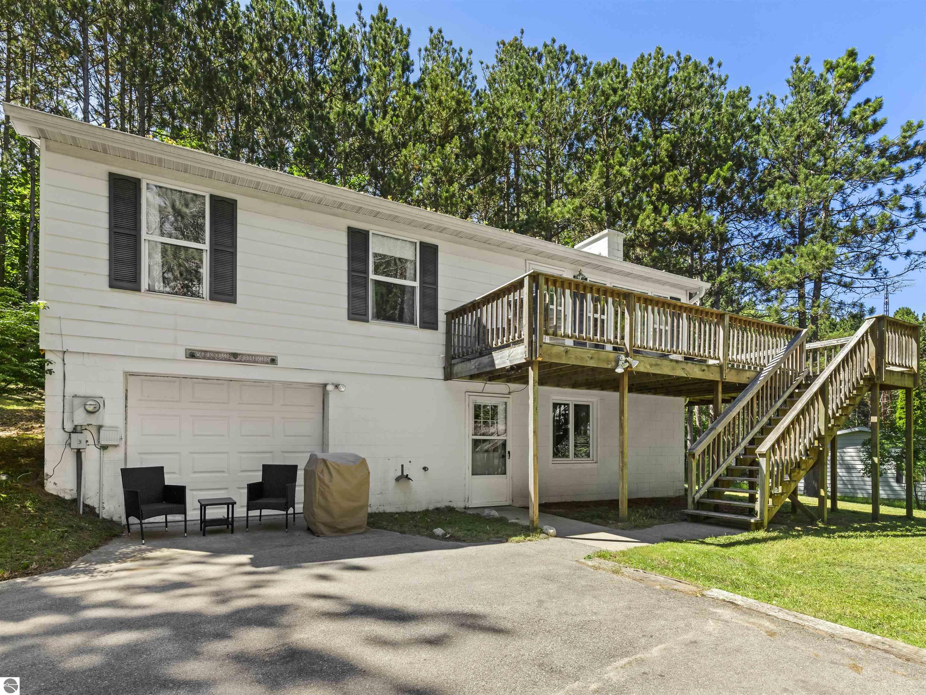 1122 Pilgrim Highway