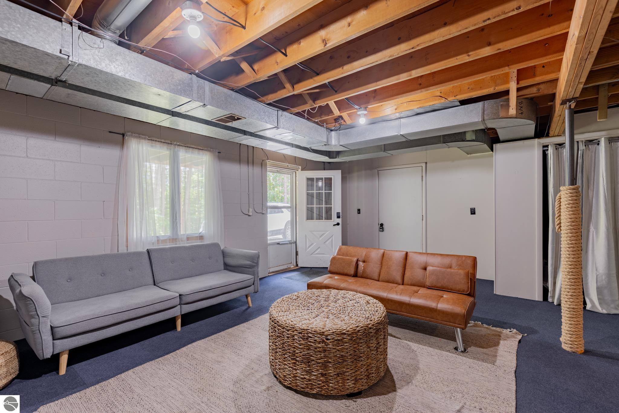 1122 Pilgrim Highway
