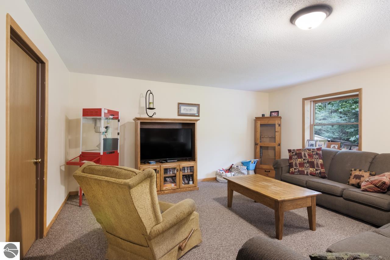 8613 Anderson Road