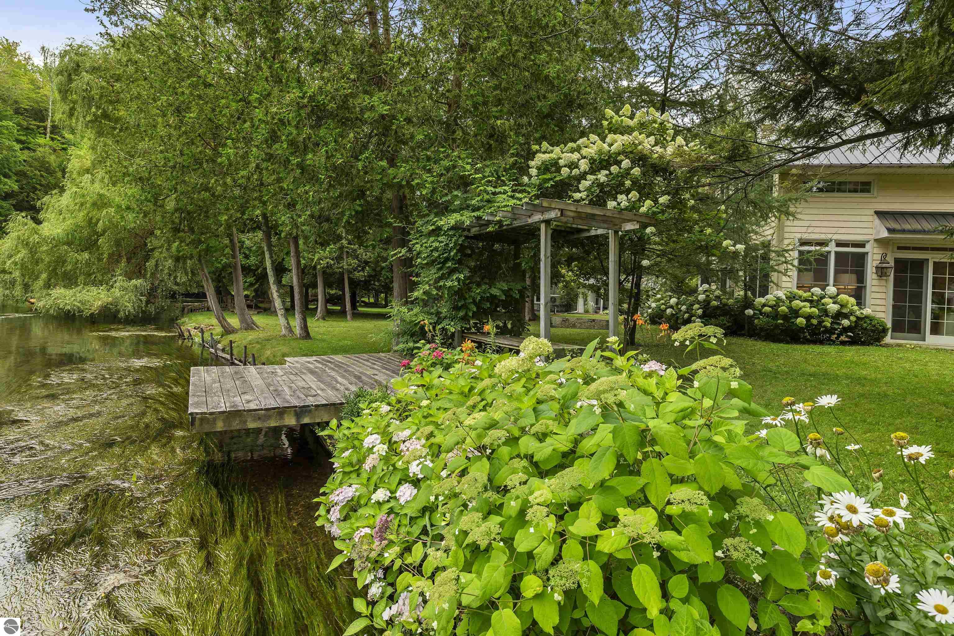 1265 River Road