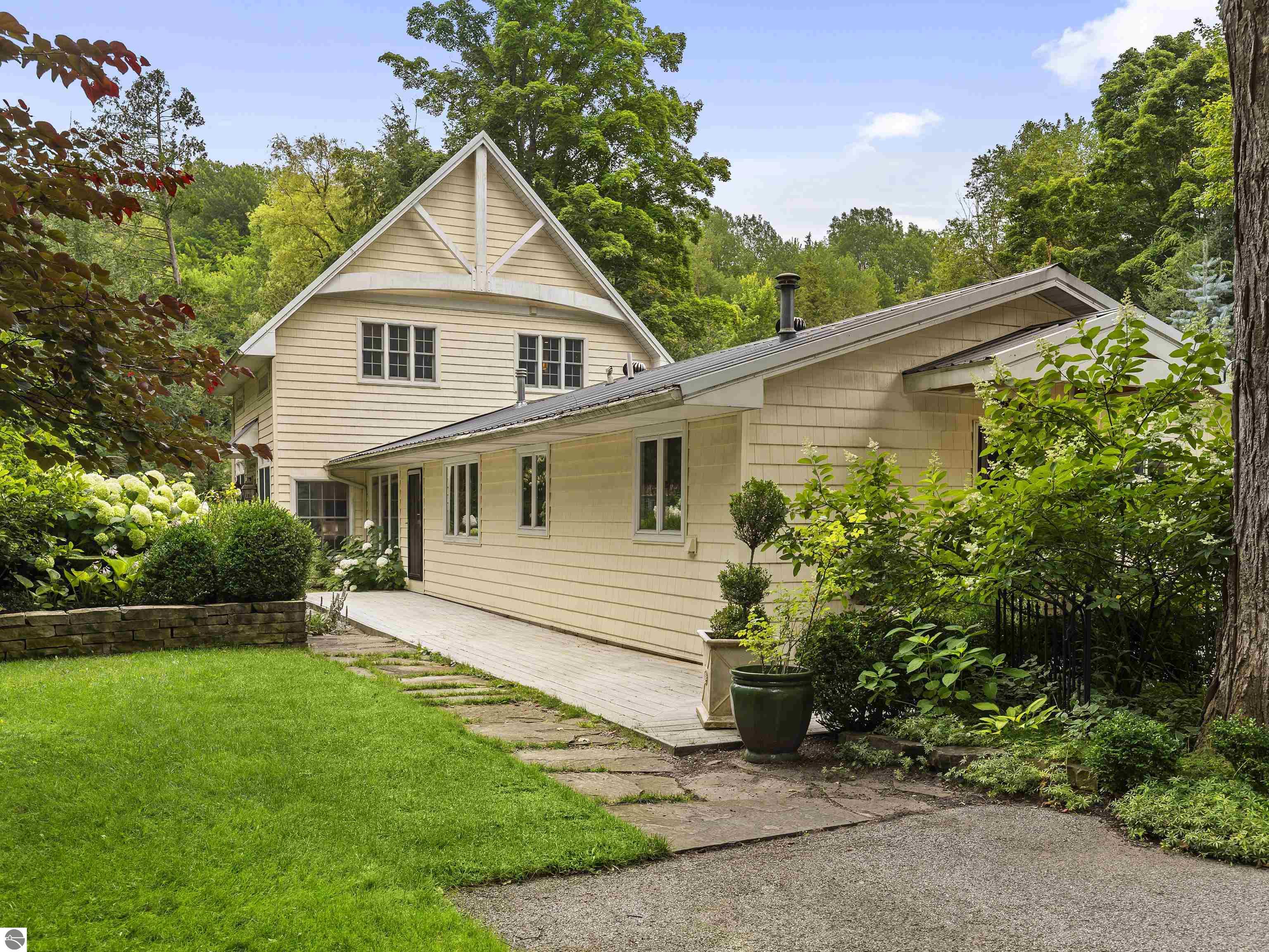 1265 River Road