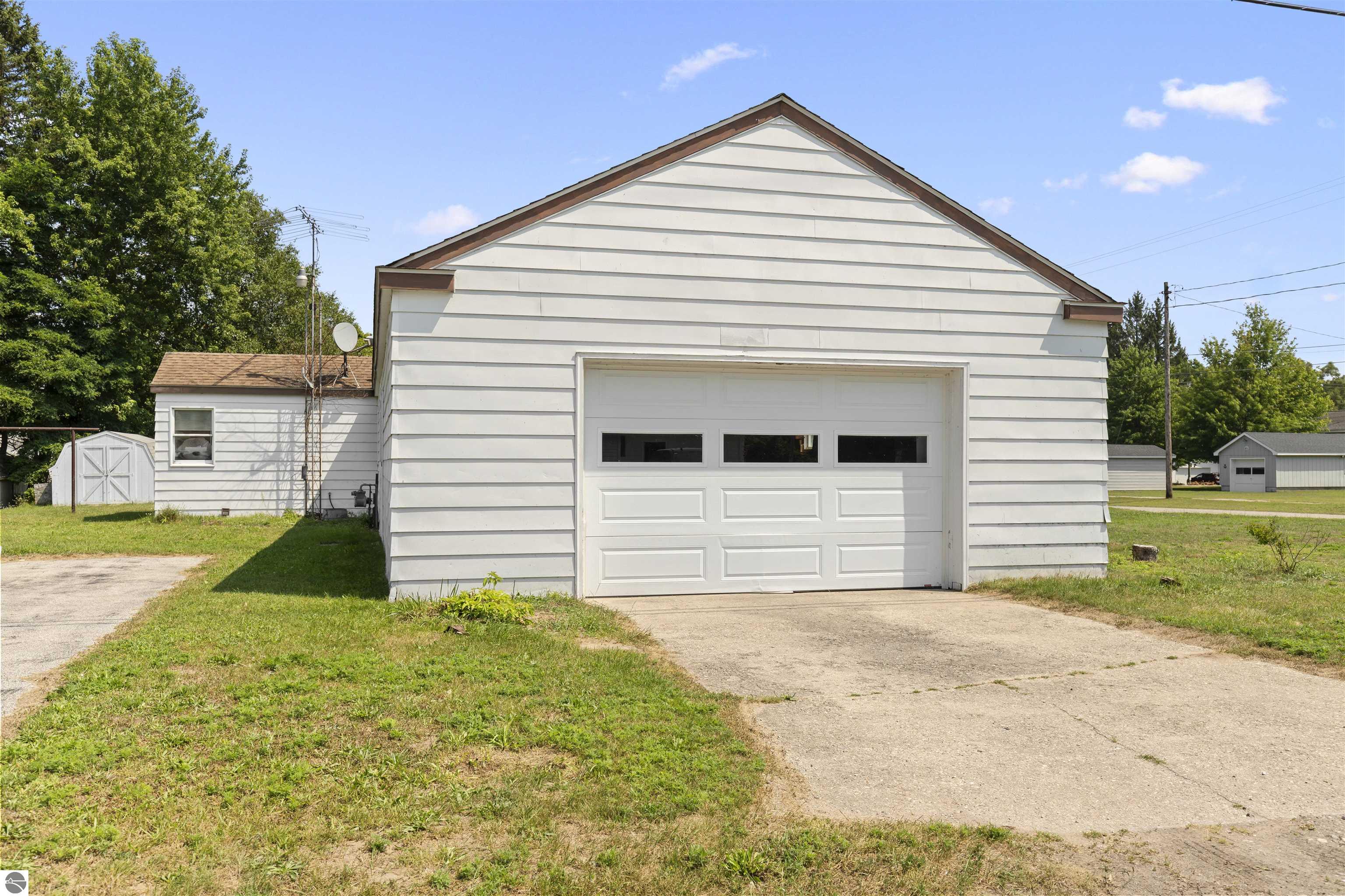 210 White Street