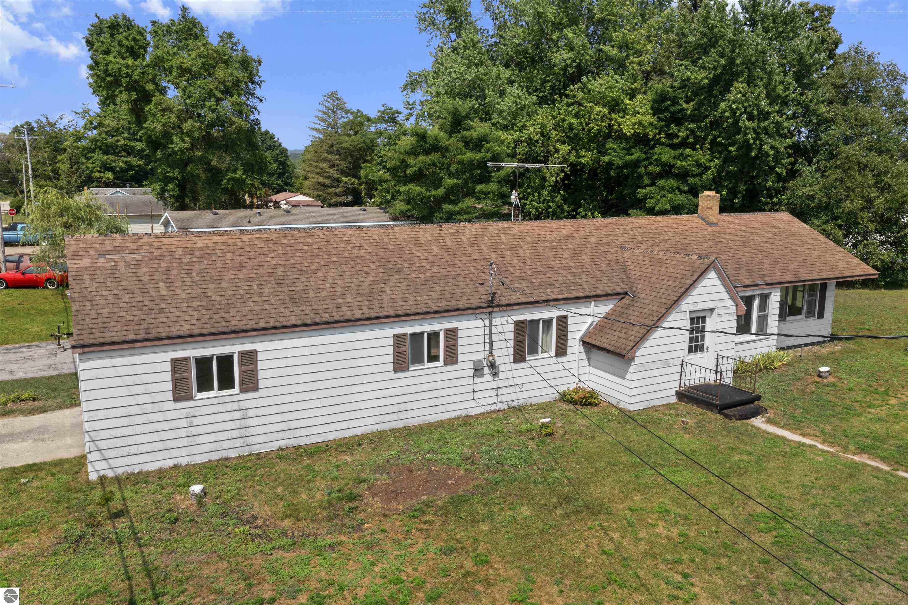 210 White Street