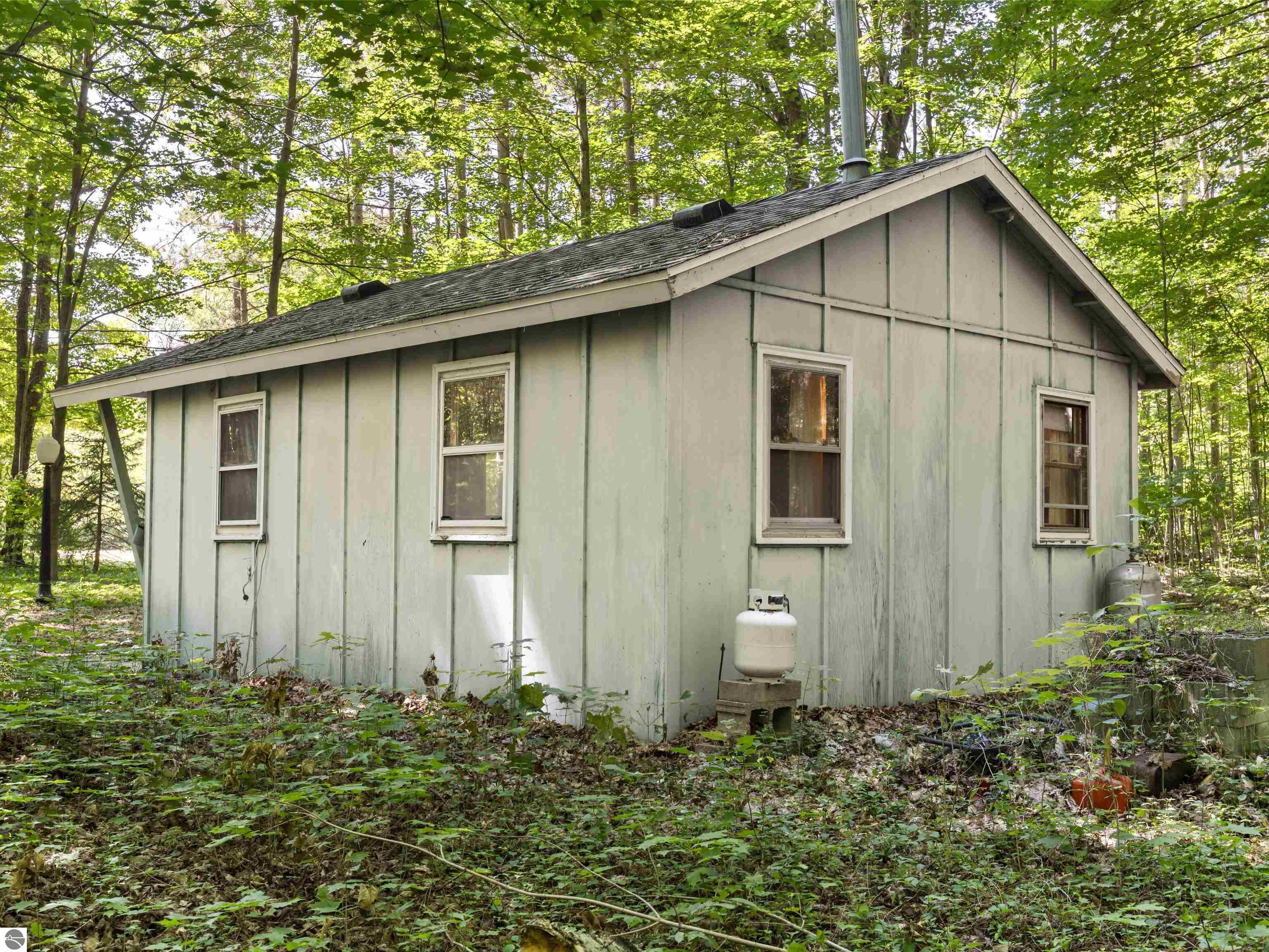 14880 Woods Trail