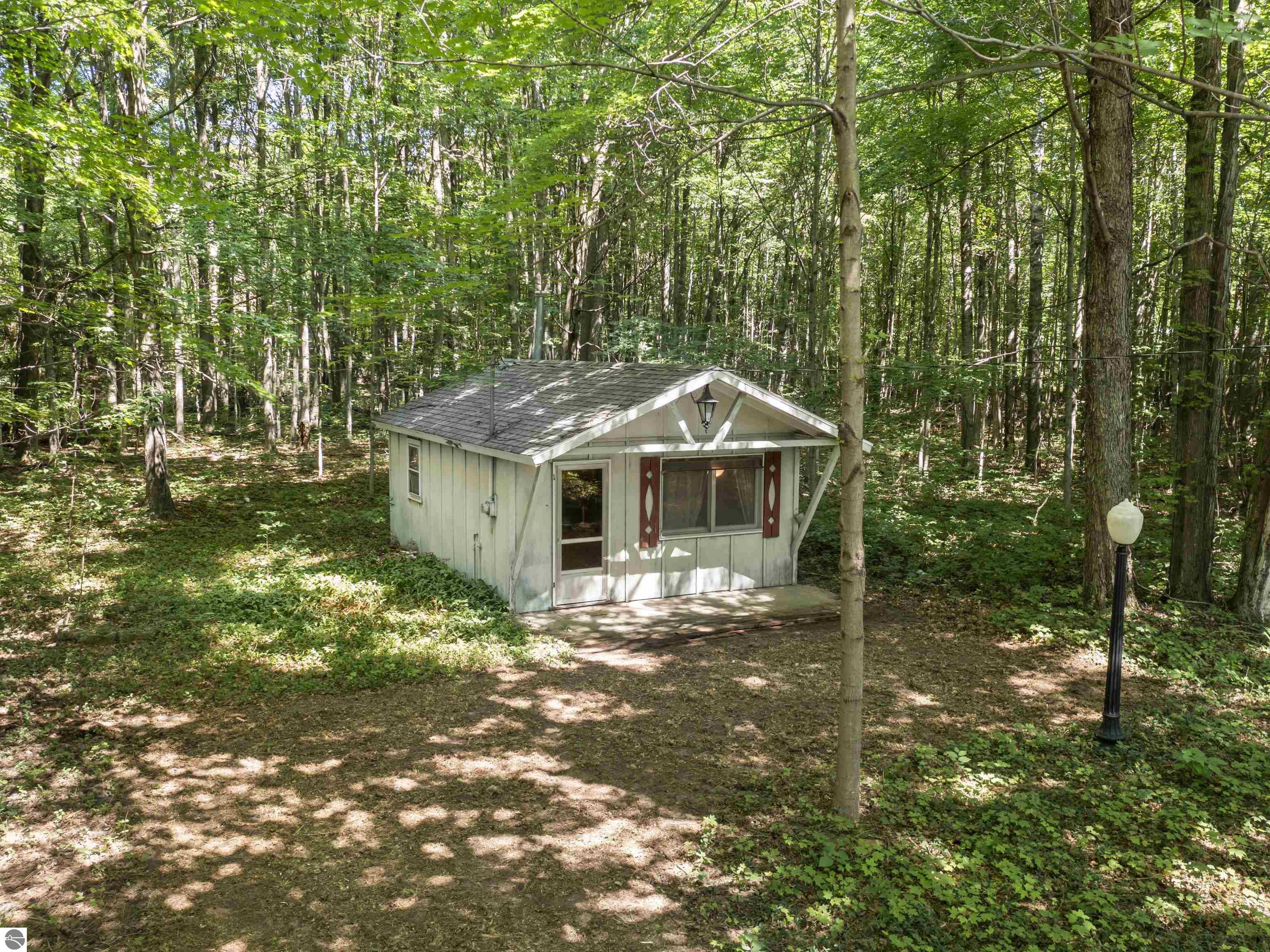 14880 Woods Trail