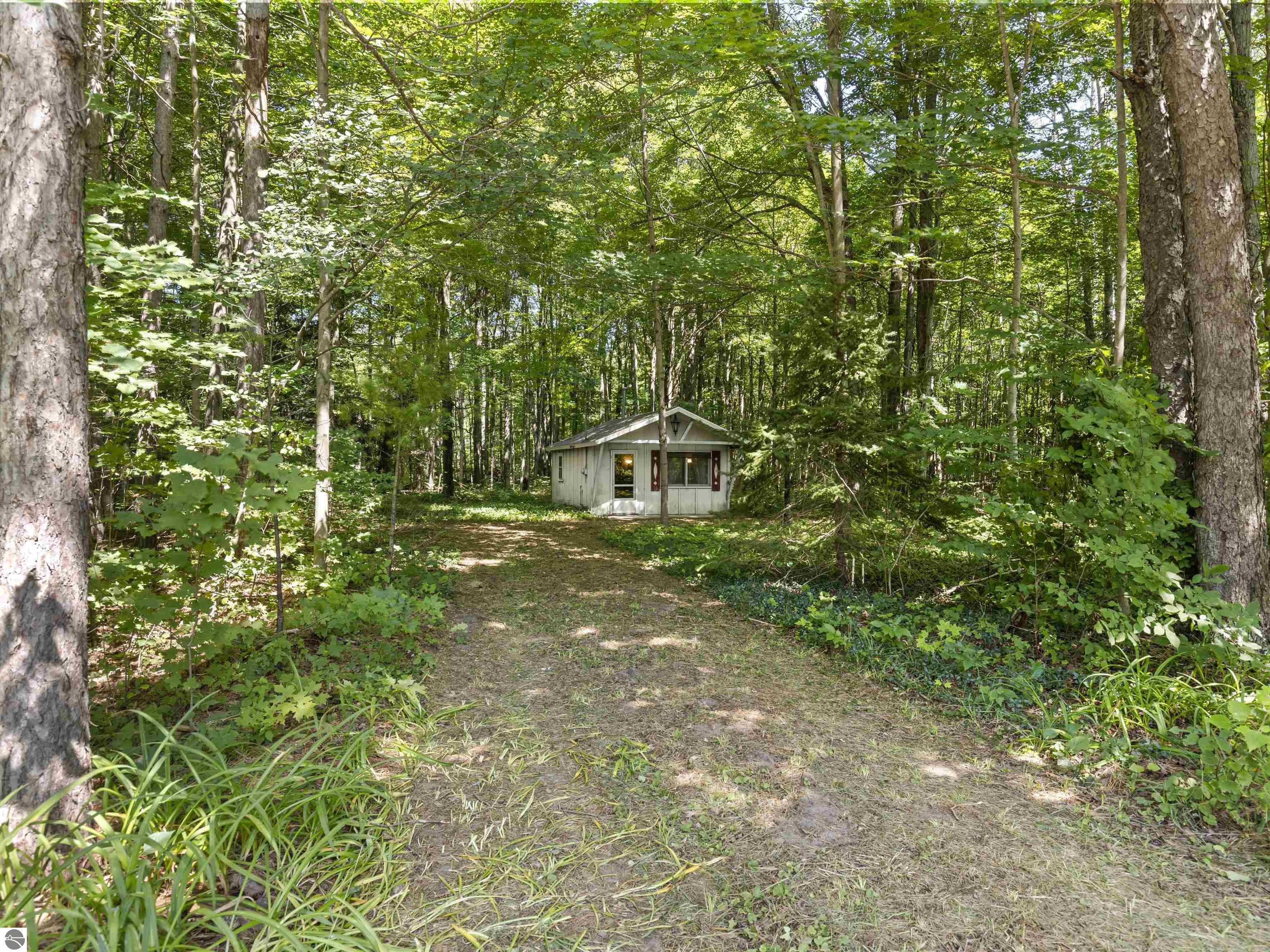 14880 Woods Trail