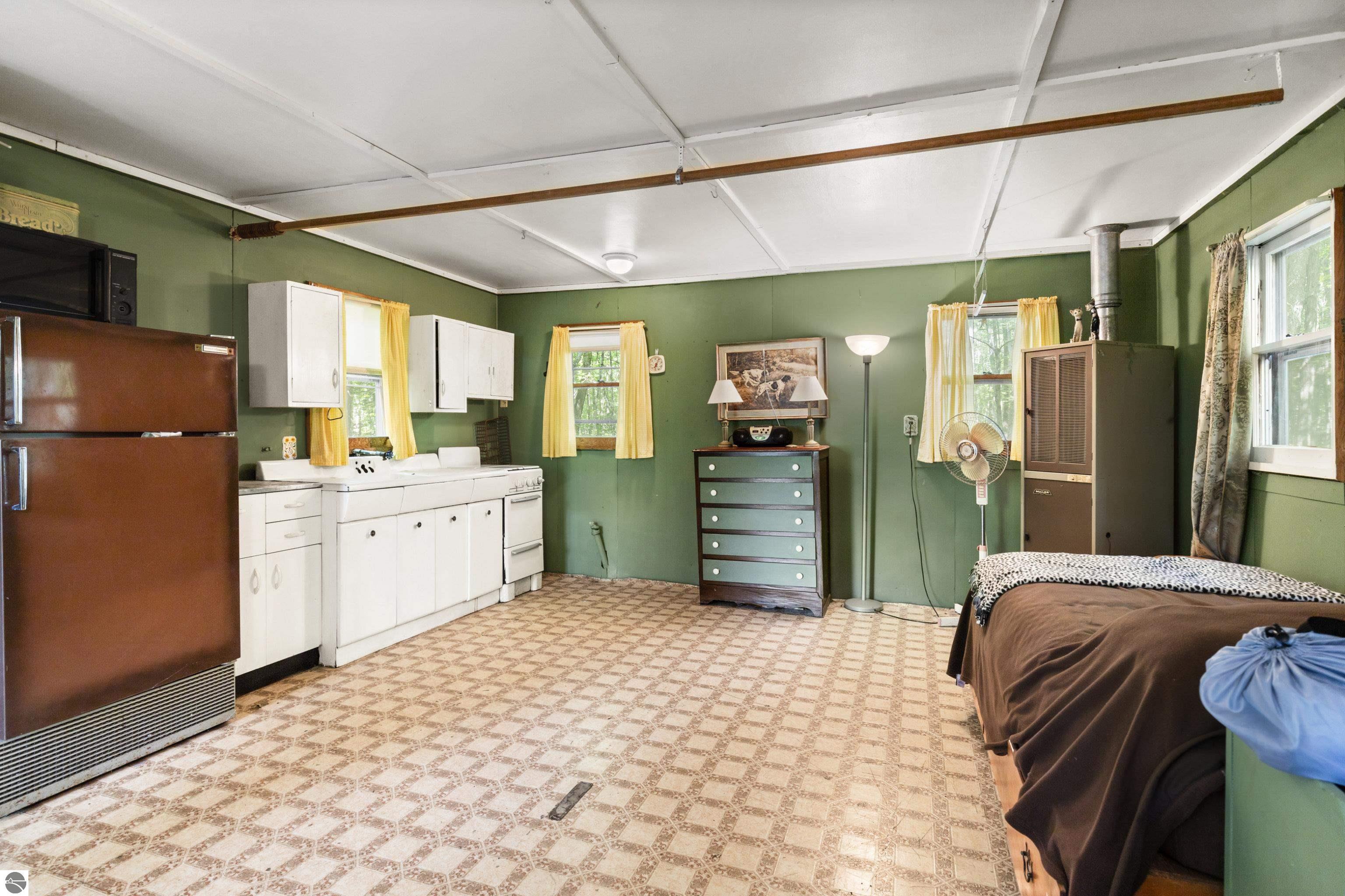 14880 Woods Trail