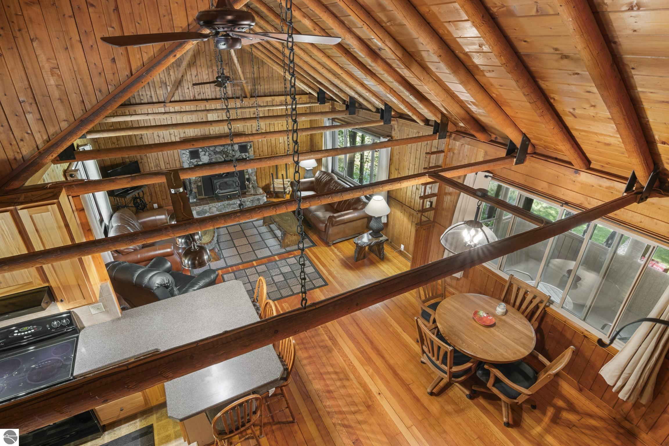 15300 Roaring Brook