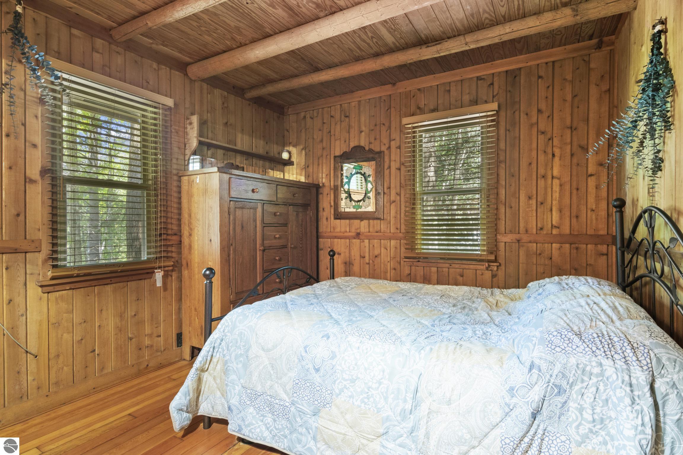 15300 Roaring Brook