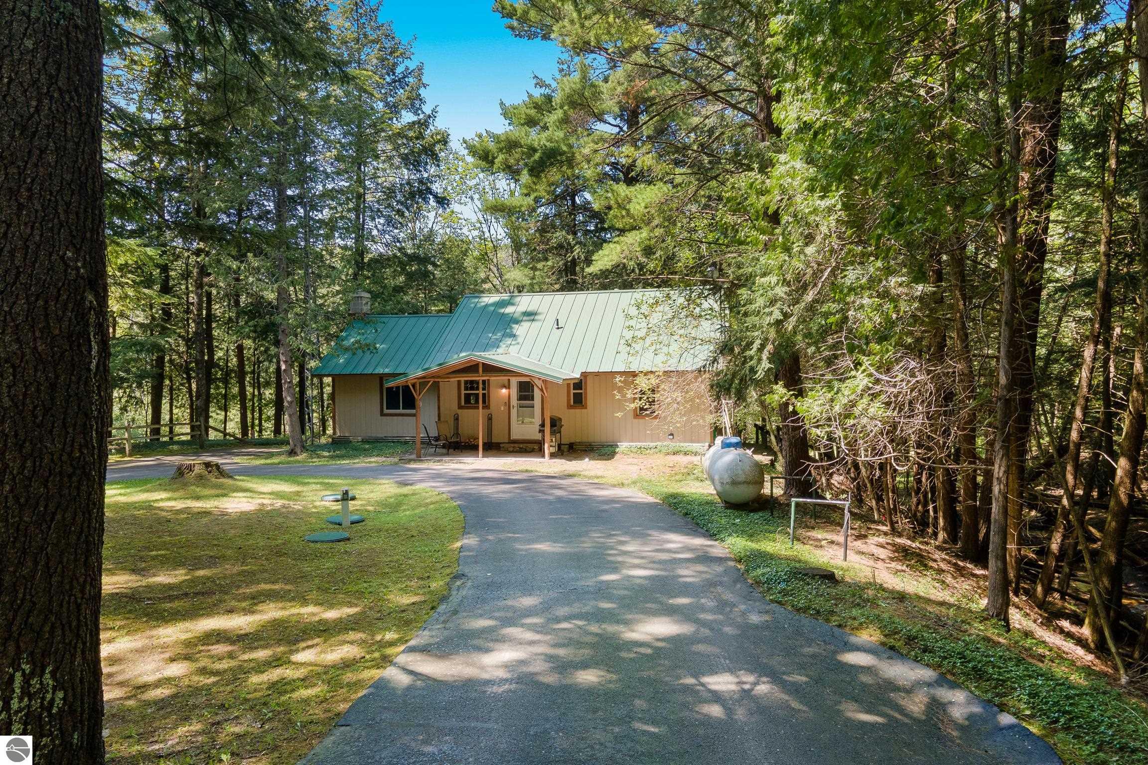15300 Roaring Brook