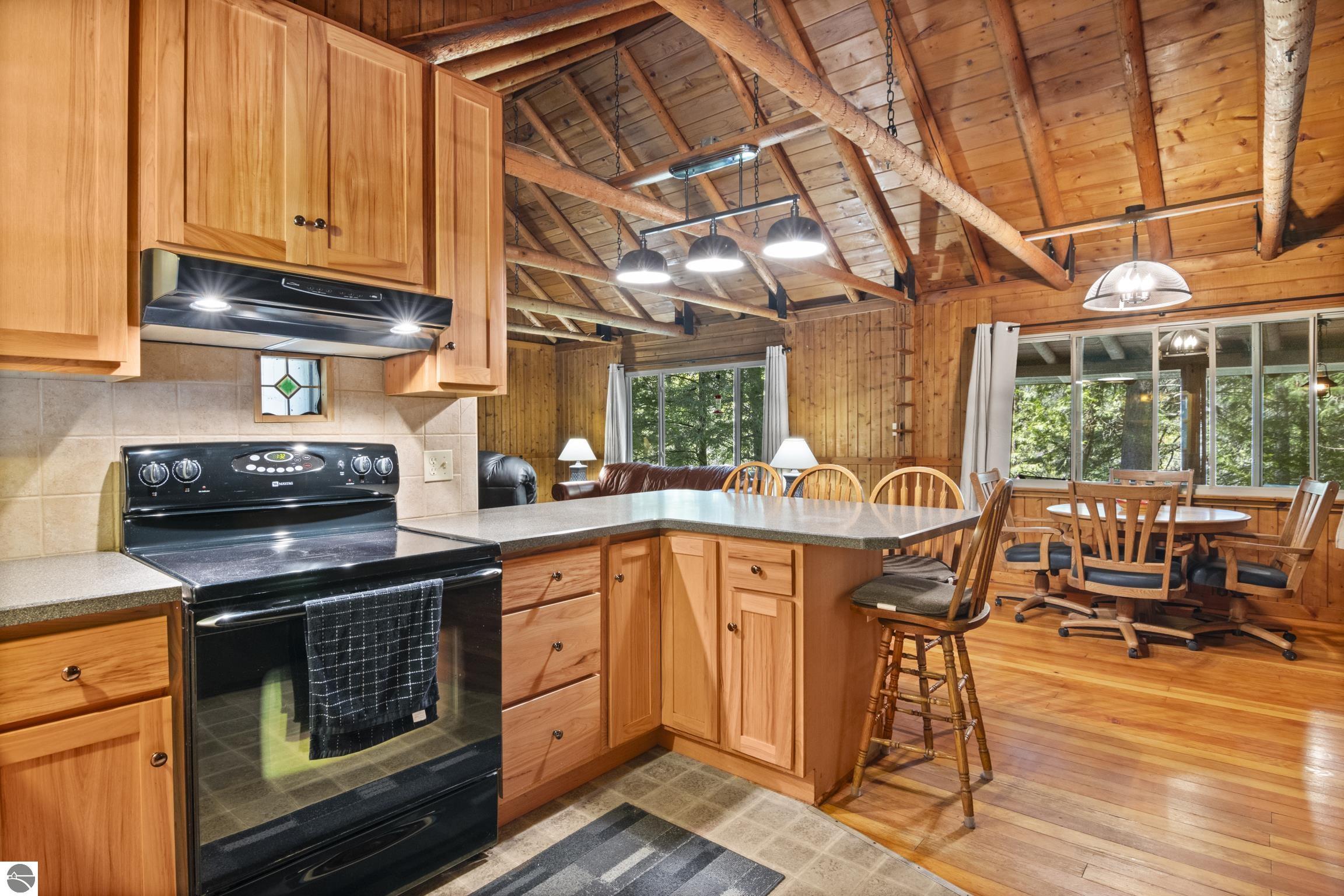 15300 Roaring Brook