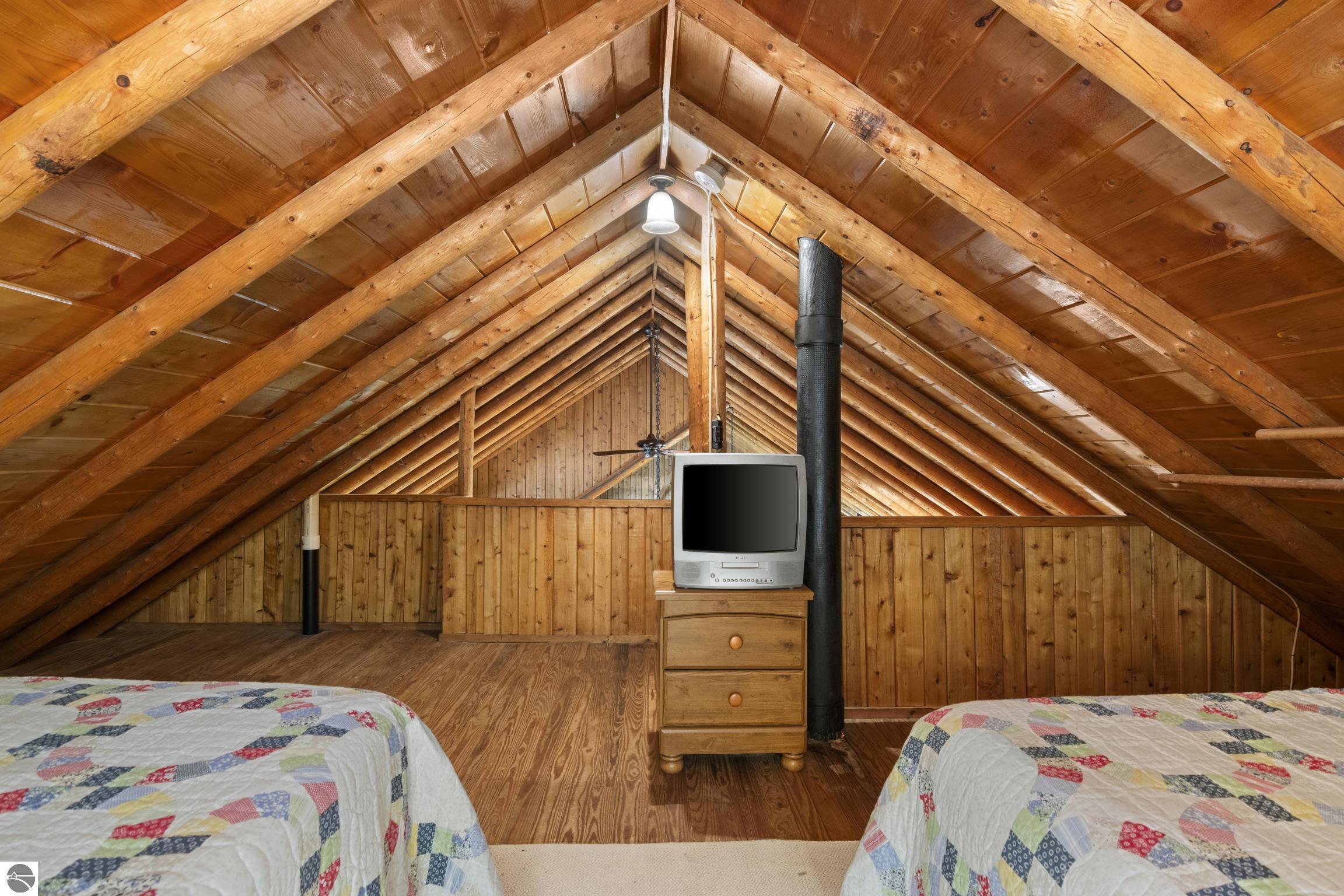 15300 Roaring Brook